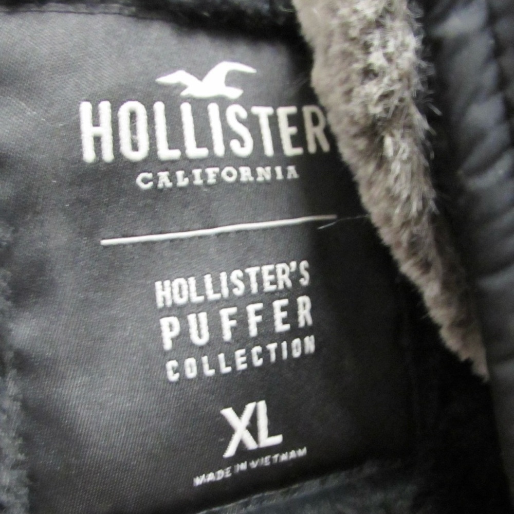 Hollister Charcoal Puffer Jacket with Faux Fur Trim - Picture 6 of 9